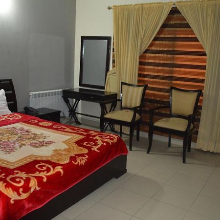 Royal Manor F-10 Bed & Breakfast Islamabad Luaran gambar
