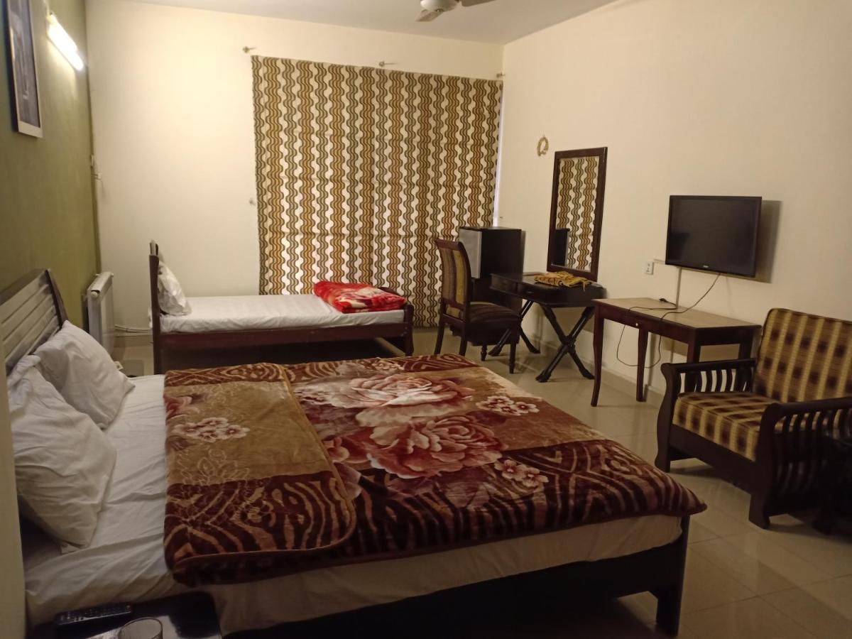 Royal Manor F-10 Bed & Breakfast Islamabad Luaran gambar