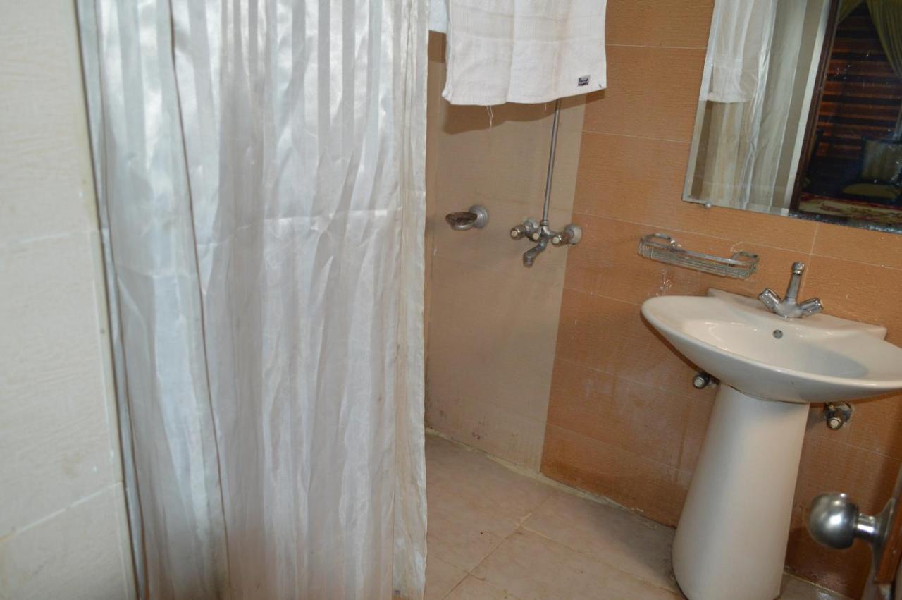 Royal Manor F-10 Bed & Breakfast Islamabad Luaran gambar