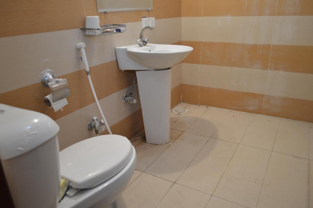 Royal Manor F-10 Bed & Breakfast Islamabad Luaran gambar